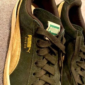 Puma suede sneakers barely worn